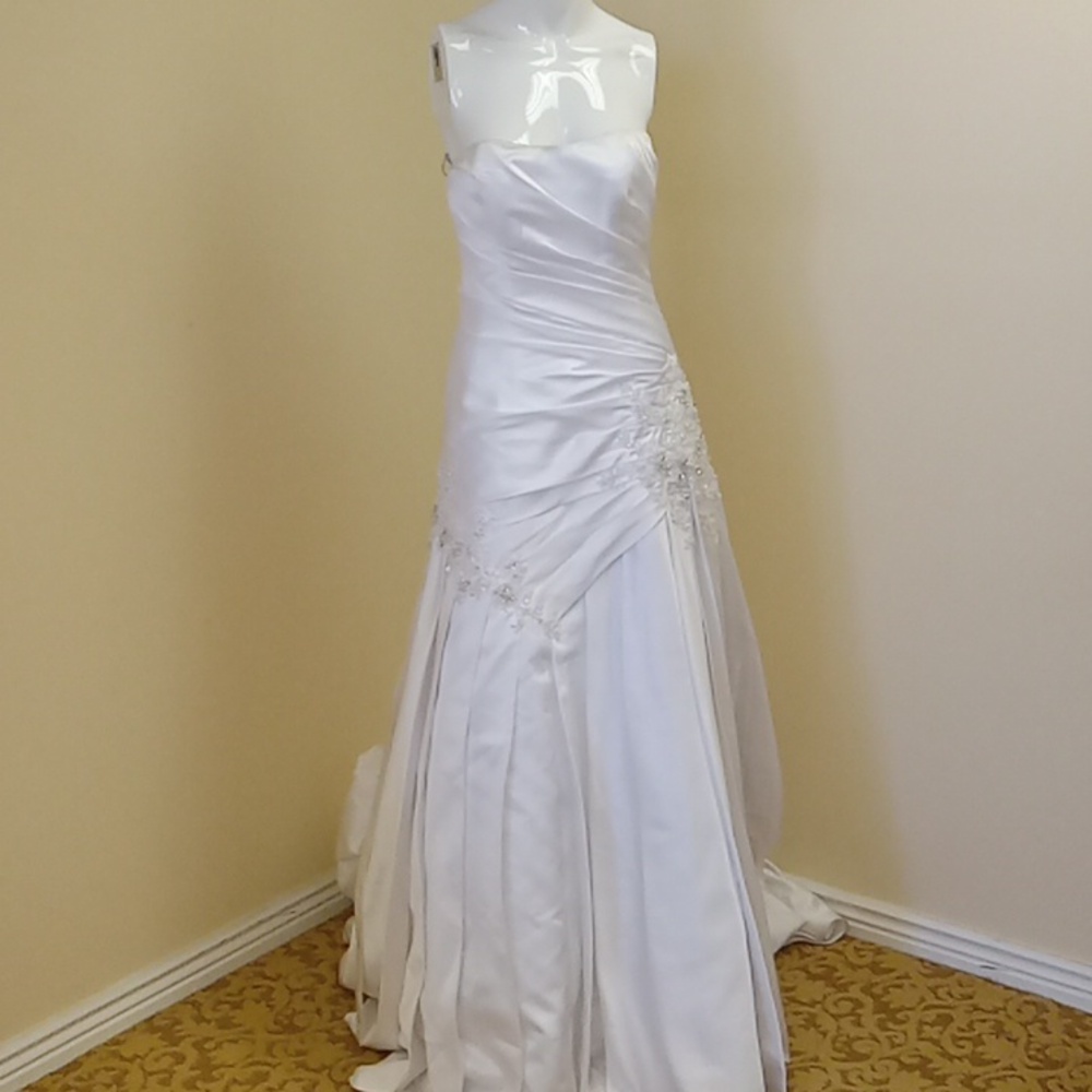 Maggie Sottero size 4 wedding gown